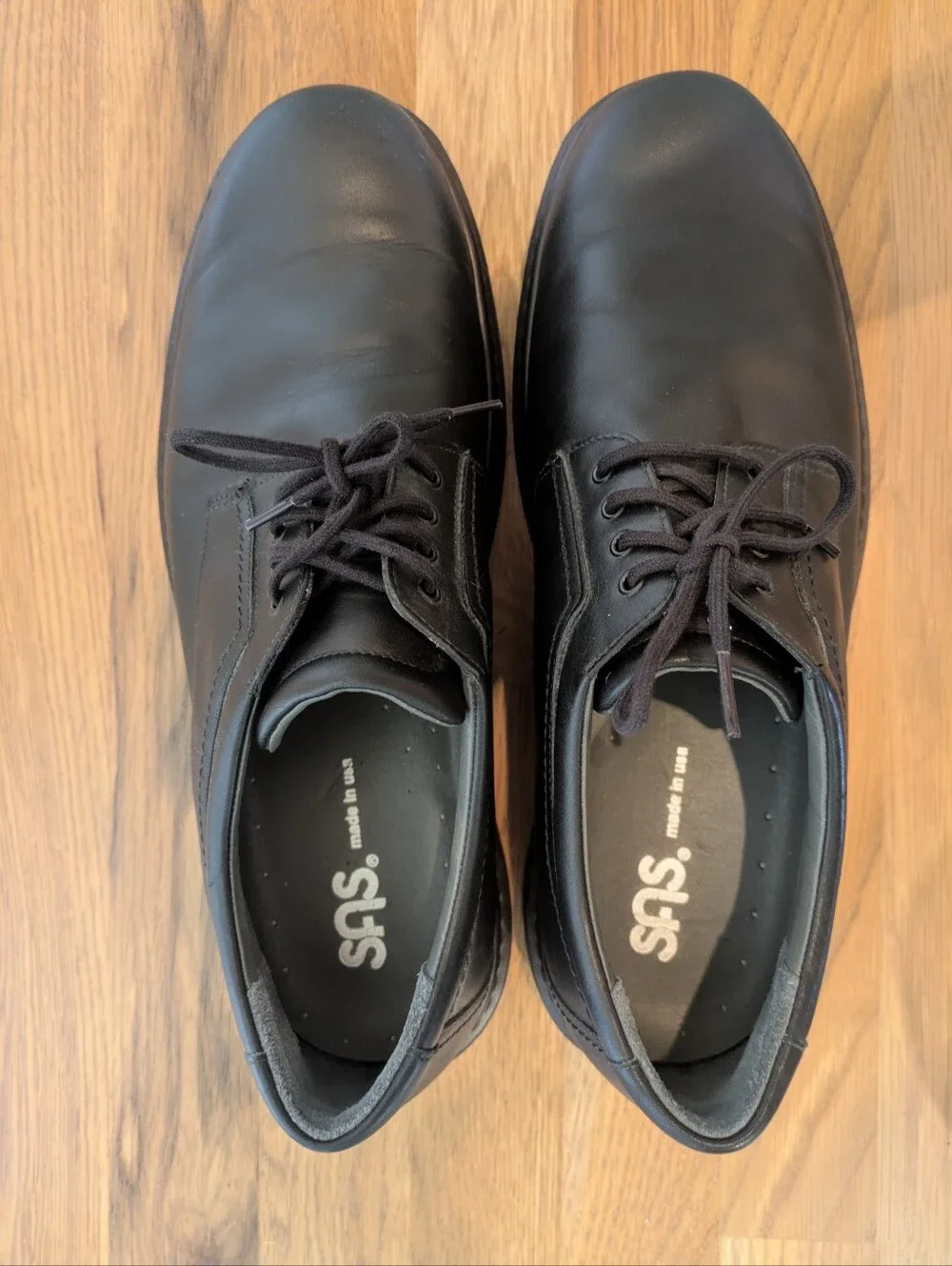 SAS timeless black